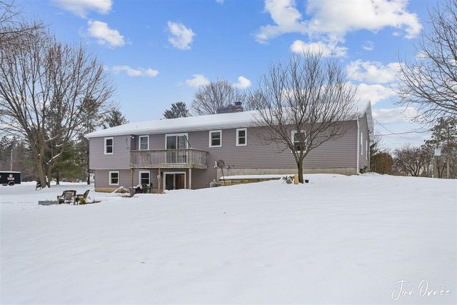 5760 Ivanrest Avenue, Wyoming, MI 49418