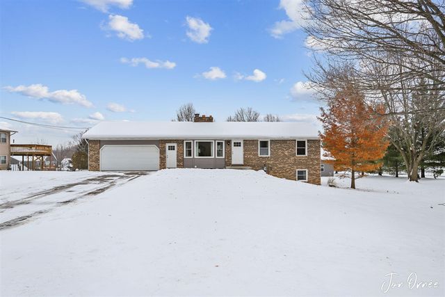 5760 Ivanrest Avenue, Wyoming, MI 49418