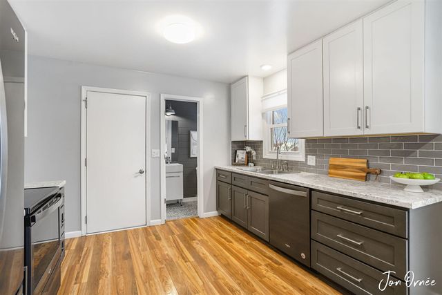 5760 Ivanrest Avenue, Wyoming, MI 49418