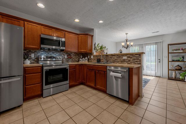 2492 Mulundy Way, Lexington, KY 40511