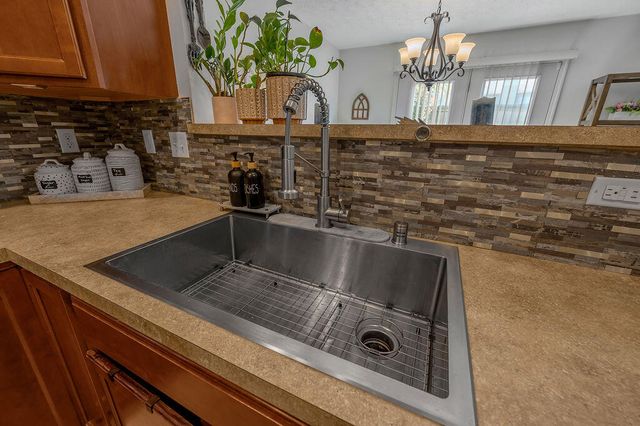 2492 Mulundy Way, Lexington, KY 40511