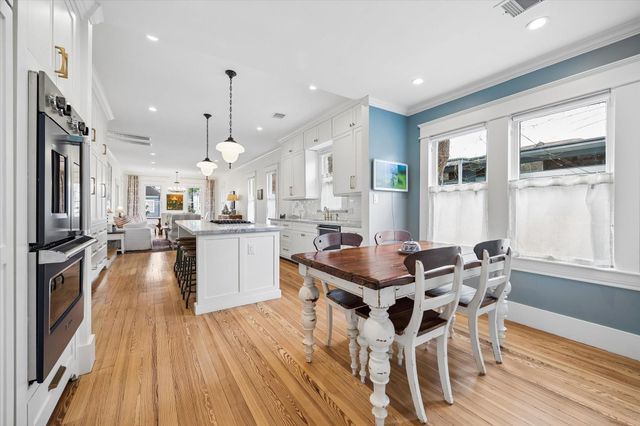 221 E 12th Street, Houston, TX 77008