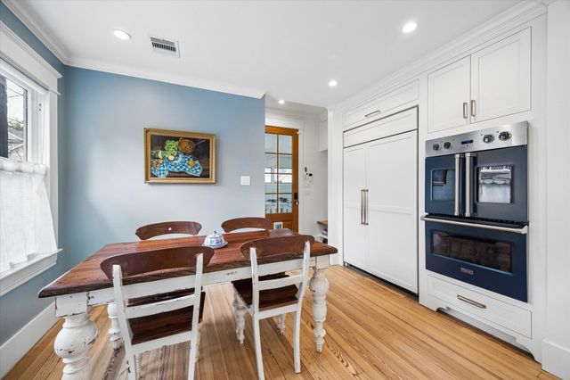 221 E 12th Street, Houston, TX 77008