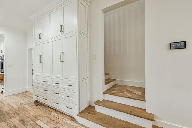 221 E 12th Street, Houston, TX 77008