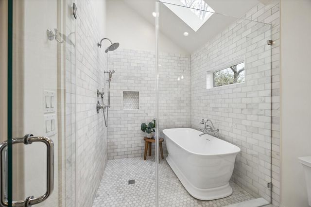 221 E 12th Street, Houston, TX 77008