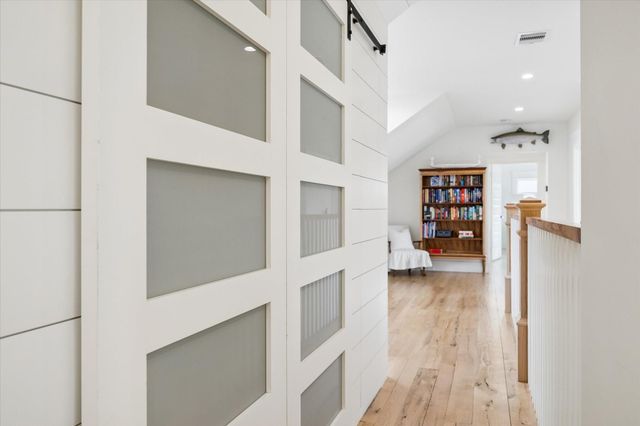 221 E 12th Street, Houston, TX 77008