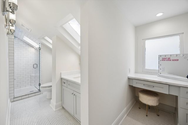 221 E 12th Street, Houston, TX 77008