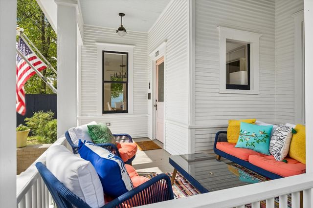 221 E 12th Street, Houston, TX 77008