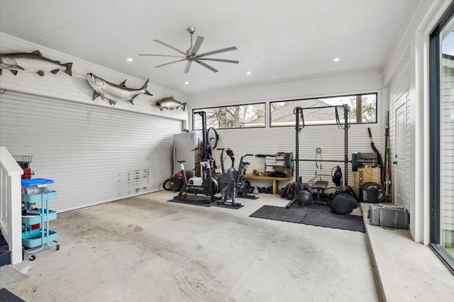 221 E 12th Street, Houston, TX 77008