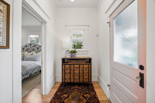 221 E 12th Street, Houston, TX 77008