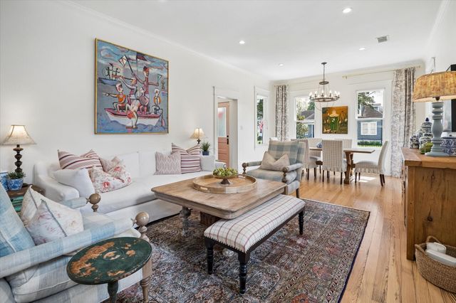 221 E 12th Street, Houston, TX 77008