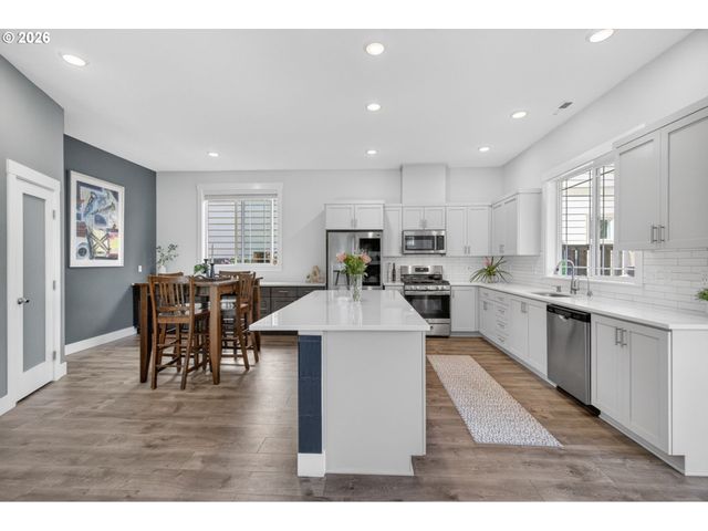 16537 Sw SUNSHINE COAST St, Portland, OR 97224