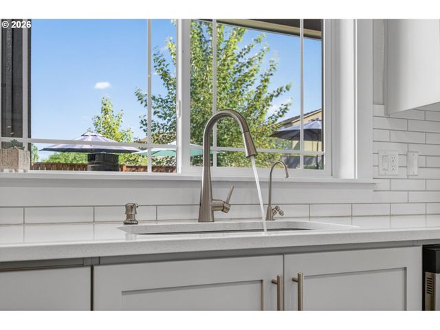 16537 Sw SUNSHINE COAST St, Portland, OR 97224