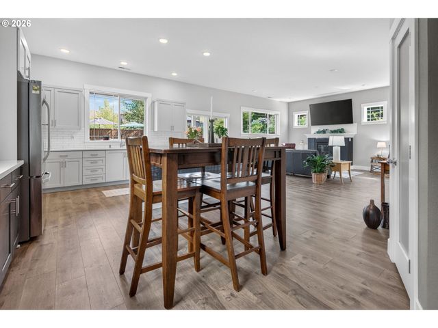 16537 Sw SUNSHINE COAST St, Portland, OR 97224
