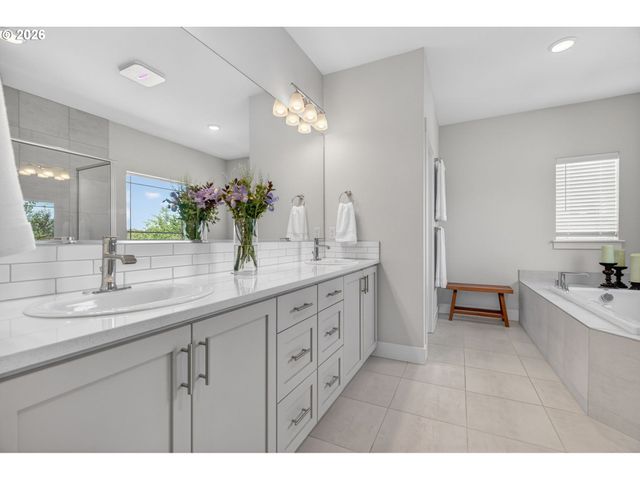 16537 Sw SUNSHINE COAST St, Portland, OR 97224