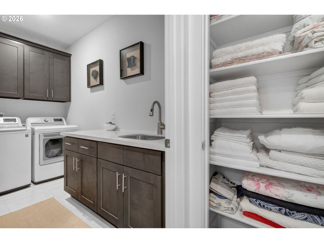 16537 Sw SUNSHINE COAST St, Portland, OR 97224