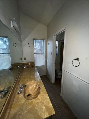 5507 Fence ROW, Austin, TX 78744