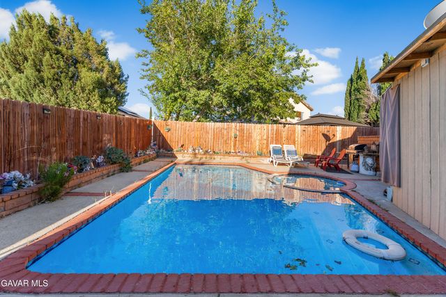 37704 49th Street, Palmdale, CA 93552