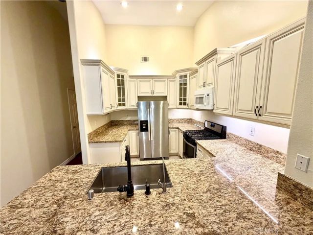 19 Sentinel, Aliso Viejo, CA 92656