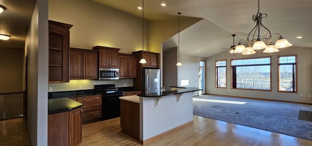 440 Grandview Drive, Waunakee, WI 53597