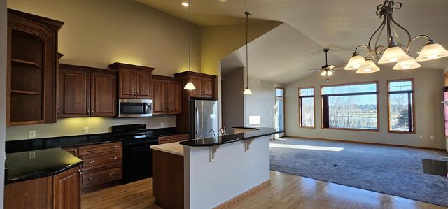 440 Grandview Drive, Waunakee, WI 53597