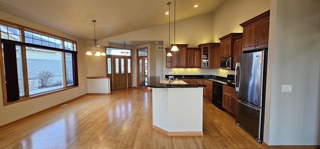 440 Grandview Drive, Waunakee, WI 53597