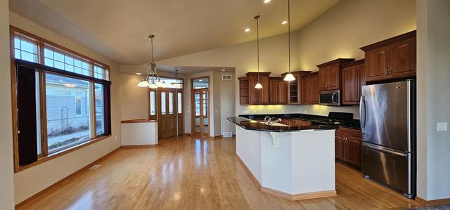 440 Grandview Drive, Waunakee, WI 53597