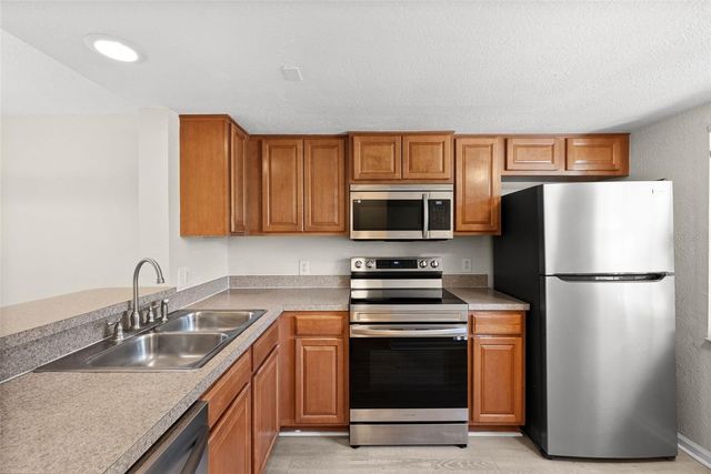 3800 34TH AVENUE S 203, St Petersburg, FL 33711