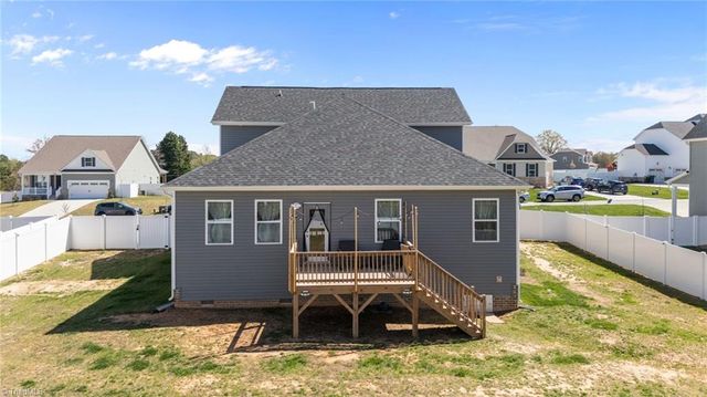 1355 Ouray Drive, Kernersville, NC 27284