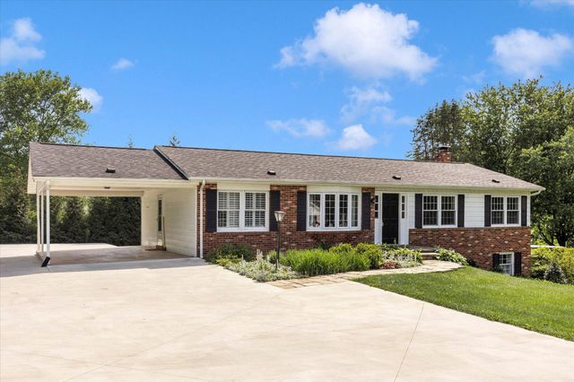 5811 CORPORAL JONES CT, Mount Airy, MD 21771