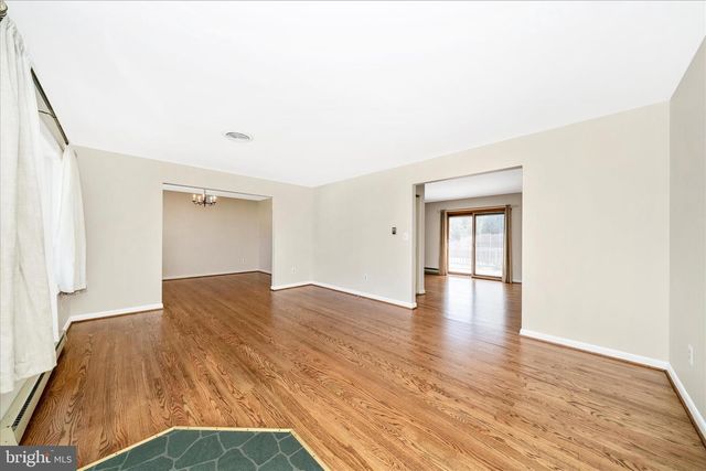 5811 CORPORAL JONES CT, Mount Airy, MD 21771