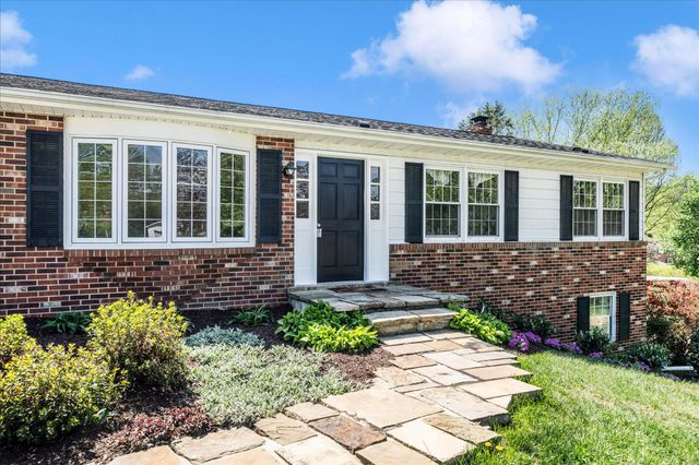5811 CORPORAL JONES CT, Mount Airy, MD 21771