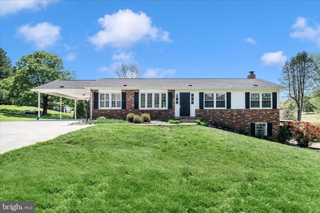 5811 CORPORAL JONES CT, Mount Airy, MD 21771