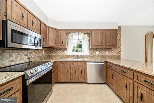 5811 CORPORAL JONES CT, Mount Airy, MD 21771