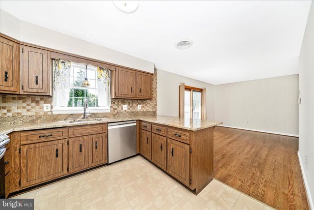 5811 CORPORAL JONES CT, Mount Airy, MD 21771