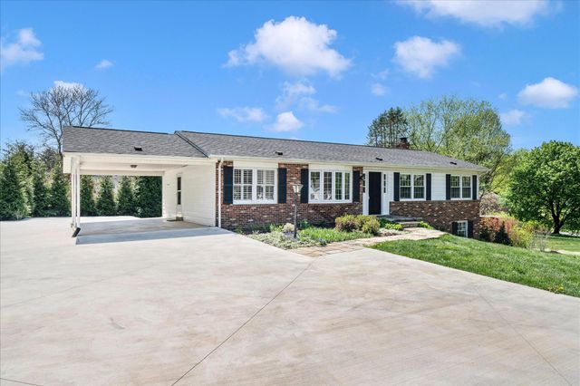 5811 CORPORAL JONES CT, Mount Airy, MD 21771