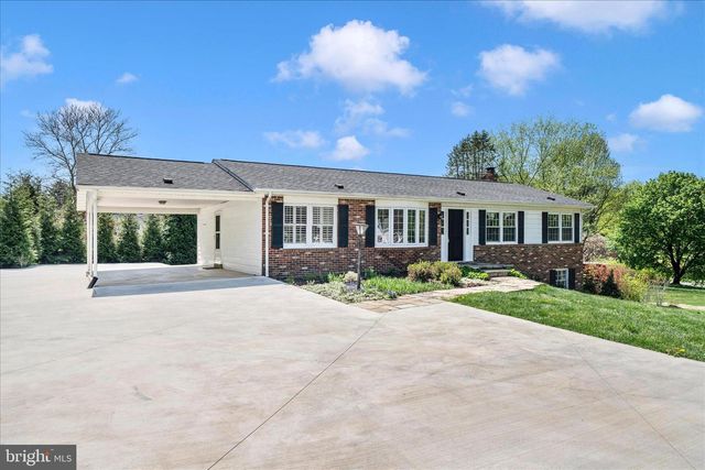 5811 CORPORAL JONES CT, Mount Airy, MD 21771