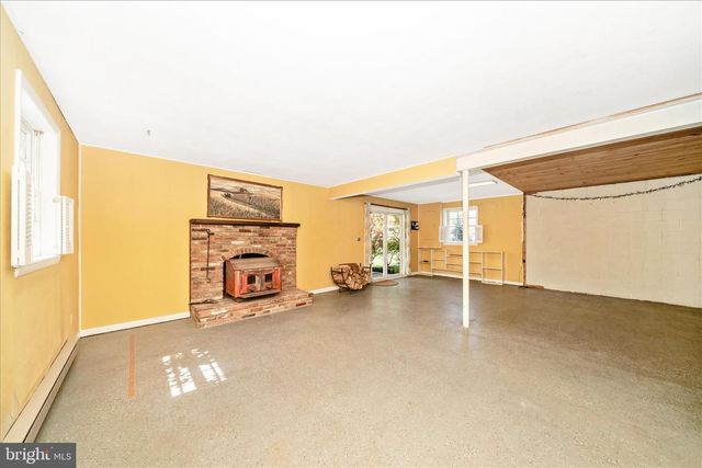 5811 CORPORAL JONES CT, Mount Airy, MD 21771
