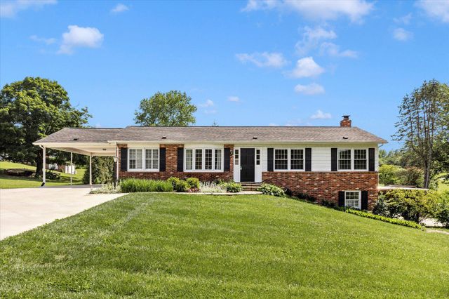 5811 CORPORAL JONES CT, Mount Airy, MD 21771