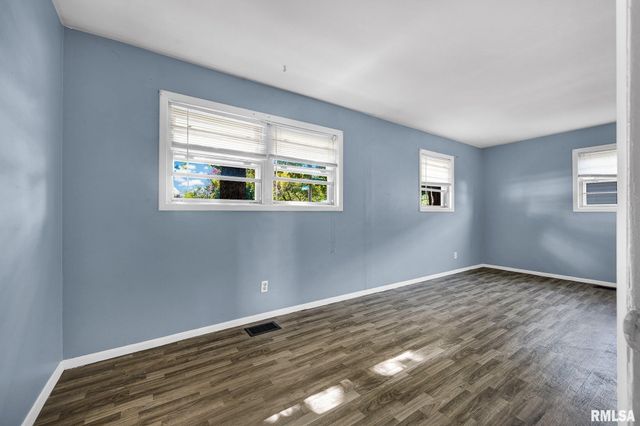 2527 W WESTMINISTER Avenue, Peoria, IL 61604