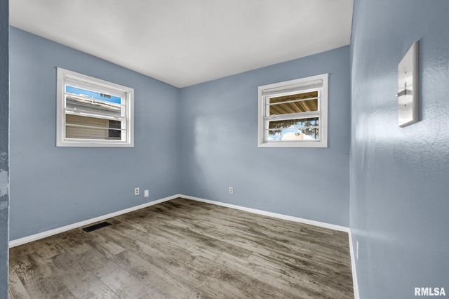 2527 W WESTMINISTER Avenue, Peoria, IL 61604