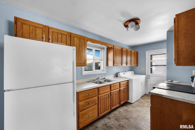 2527 W WESTMINISTER Avenue, Peoria, IL 61604