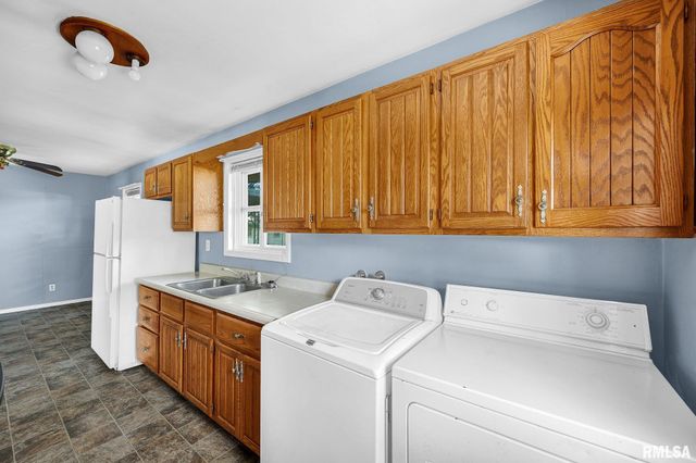 2527 W WESTMINISTER Avenue, Peoria, IL 61604