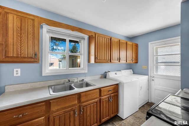 2527 W WESTMINISTER Avenue, Peoria, IL 61604
