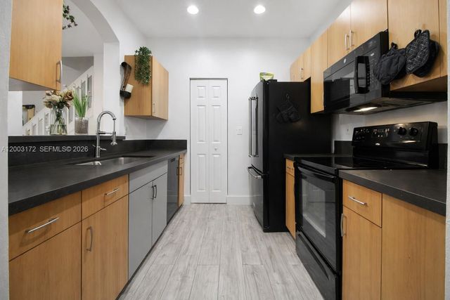 2264 NE 42nd Cir, Homestead, FL 33033