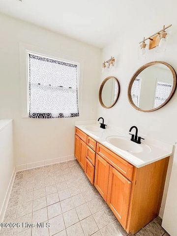 1311 S 41st Street, Wilmington, NC 28403