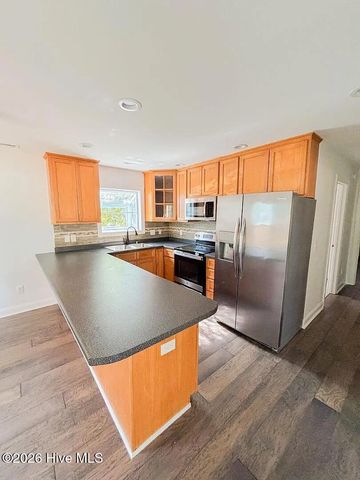 1311 S 41st Street, Wilmington, NC 28403