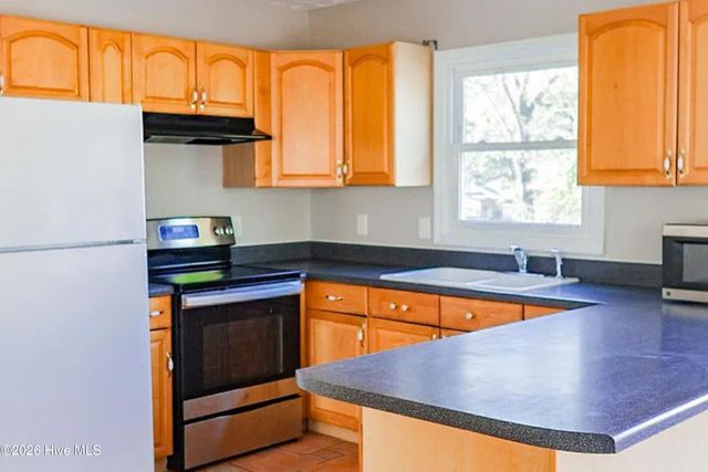 1311 S 41st Street, Wilmington, NC 28403