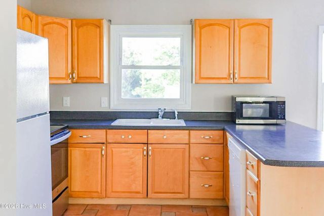 1311 S 41st Street, Wilmington, NC 28403