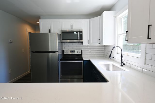 1311 S 41st Street, Wilmington, NC 28403